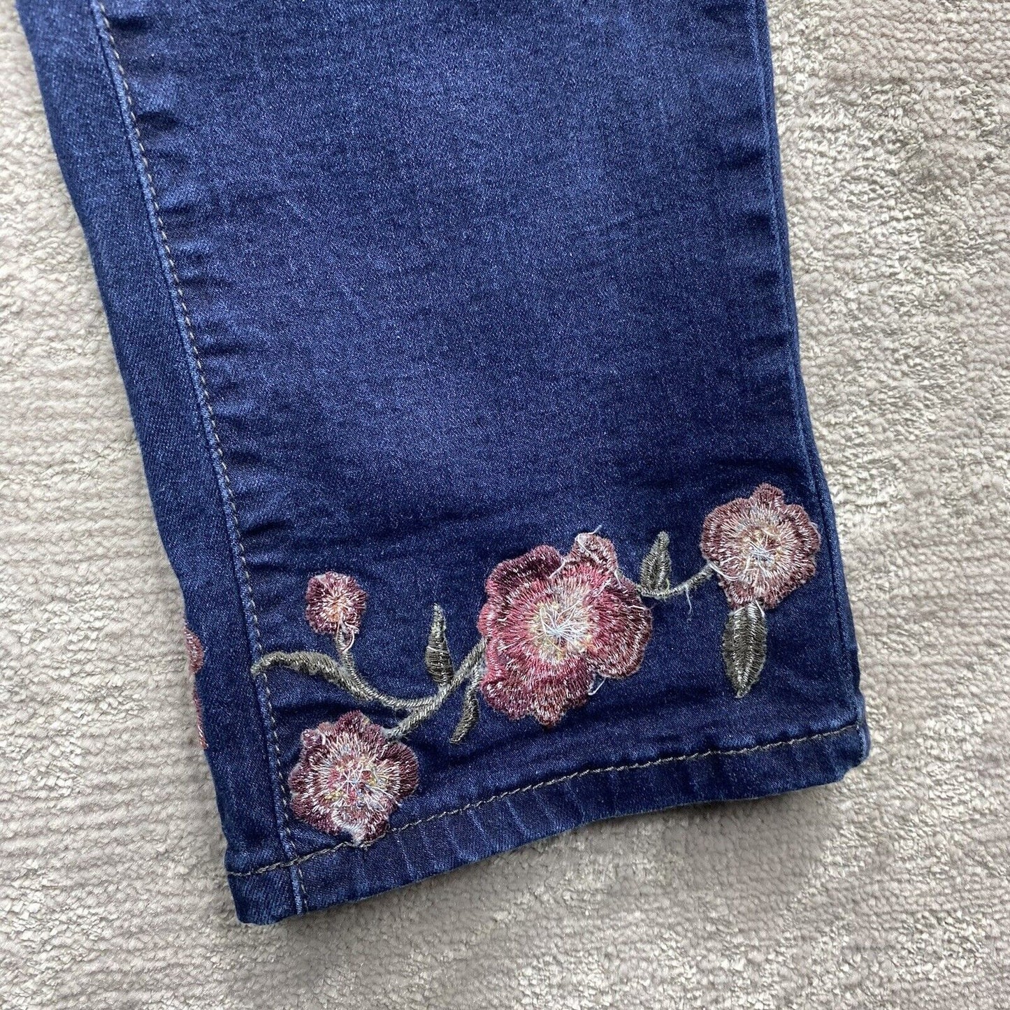 Nicole Miller Jeans Women's Size 8 Blue Slim Straight Loose