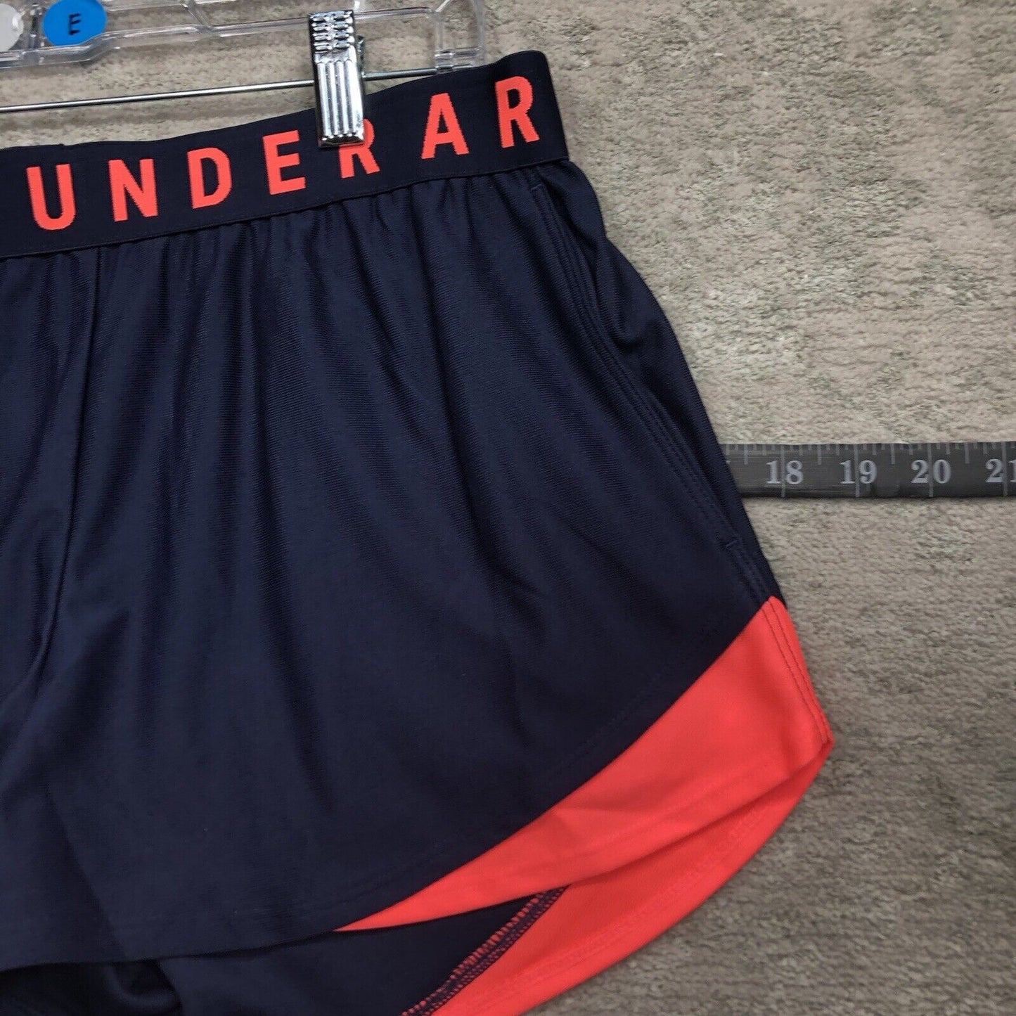 Under Armour Shorts Women's Medium Blue Mid Rise Loose Waistband WideLeg