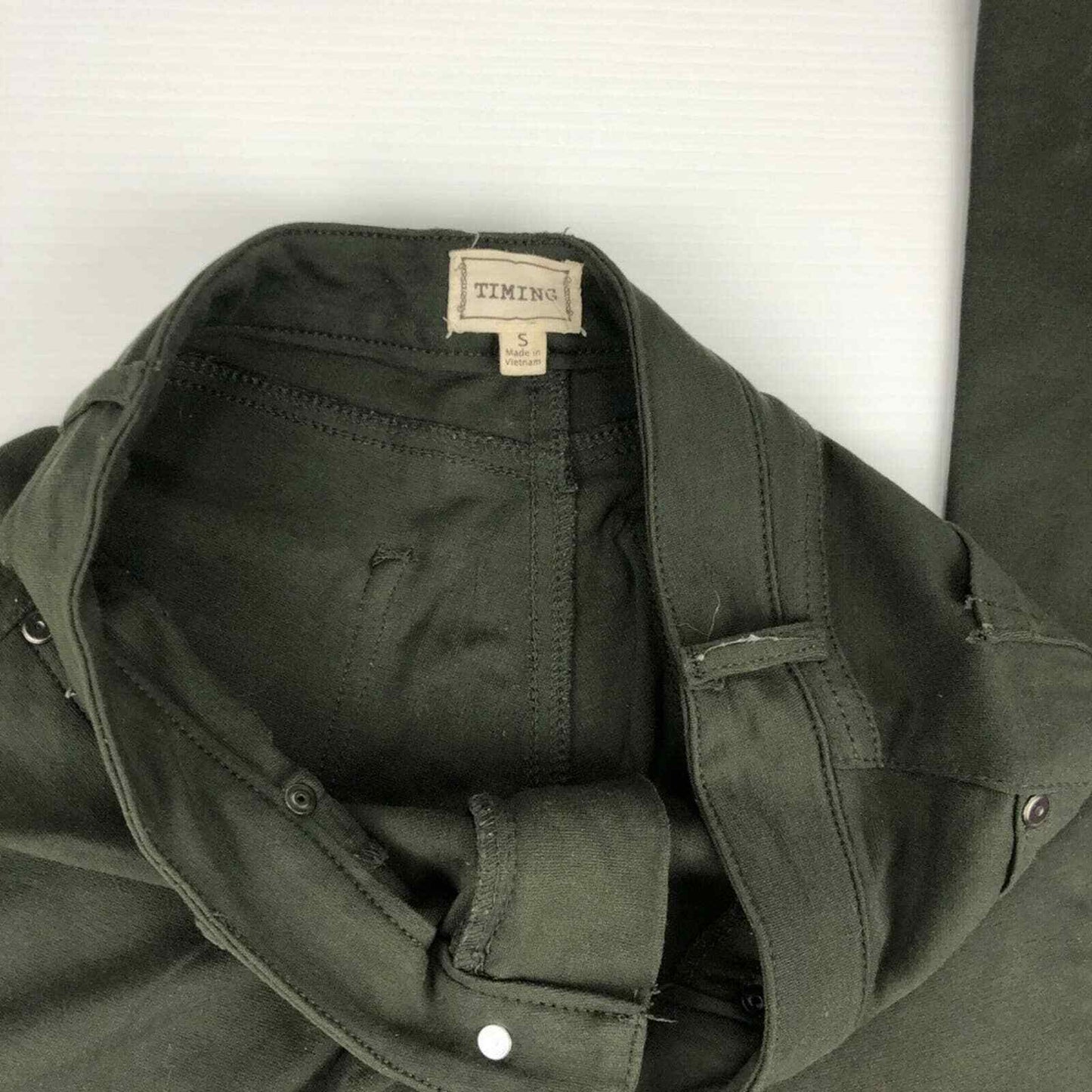 Timing Small 26W Black Straight Slim Pants