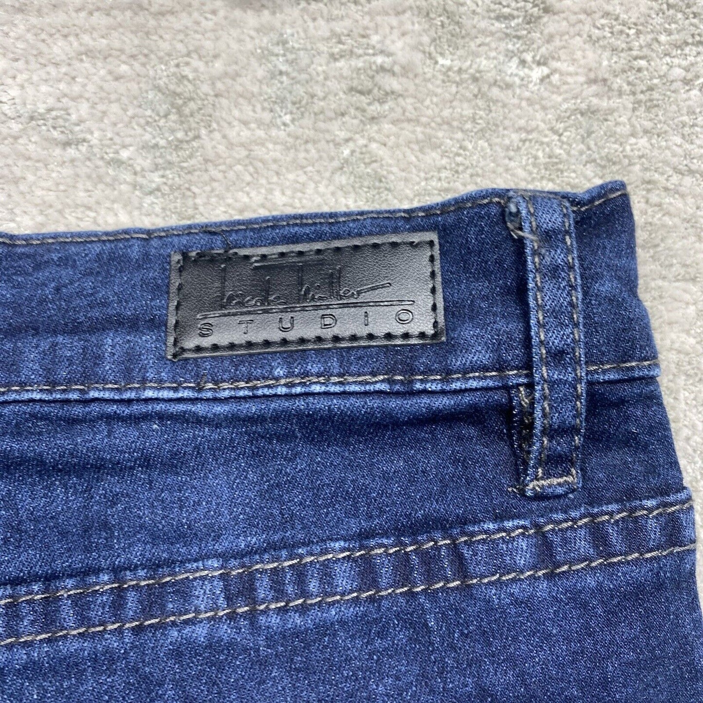 Nicole Miller Jeans Women's Size 8 Blue Slim Straight Loose