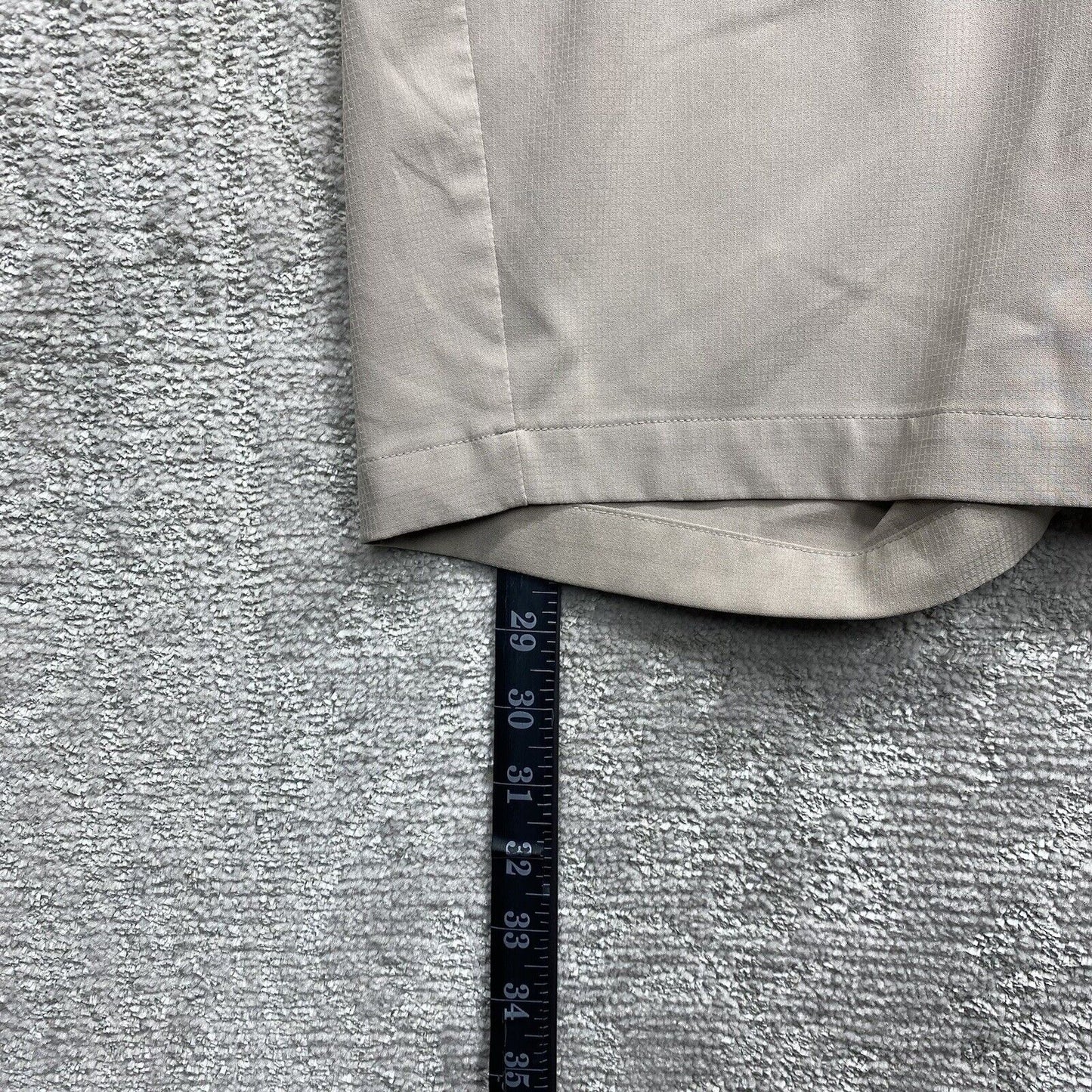 Travis Mathew Shorts Men's Size 36 Beige Loose Wide Leg Chino